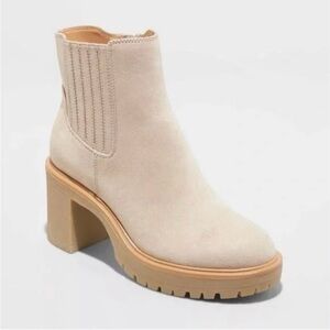 Universal Thread Katrina Block Heel Chelsea Boots Faux Suede Memory Foam Shoes